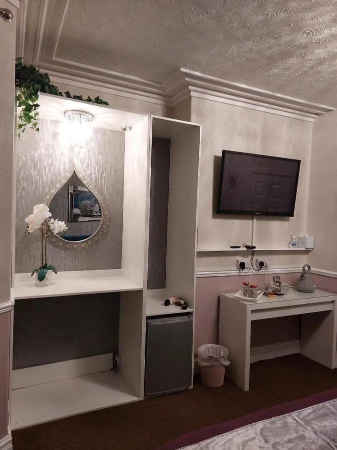 Lynbar Guesthouse Blackpool Guest house